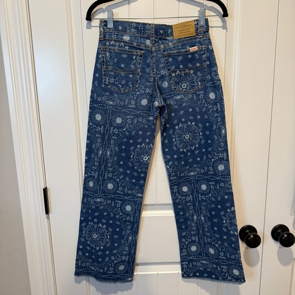 Levi's Denim Wide Leg Jeans with White Floral Boho Pattern - Picture 5 of 9